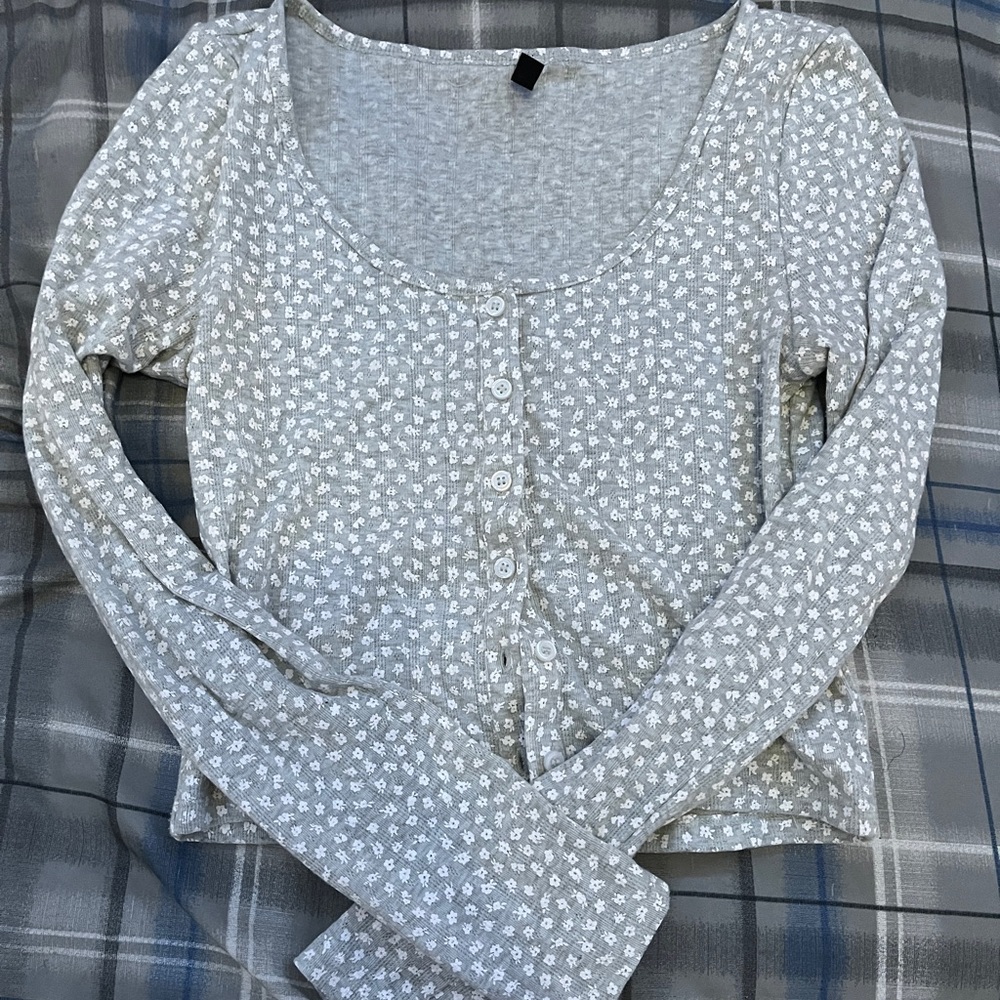 Scoop neck cropped tee